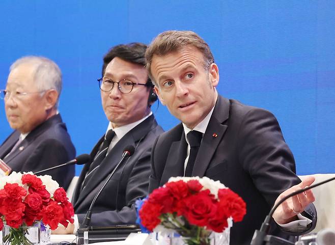 (서울=뉴스1) 청사사진기자단 = 에마뉘엘 마크롱 프랑스 대통령이 3일 서울 여의도 FKI 컨퍼런스센터에서 열린 제3차 한-프랑스 경제계 미래대화 폐회식에서 발언을 하고 있다. 2026.4.3/뉴스1