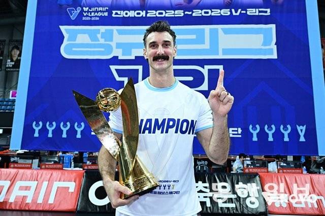 대한항공 정규시즌 1위 달성을 돕고도 챔피언결정전에 나서지 못하게 된 러셀. 한국배구연맹(KOVO) 제공