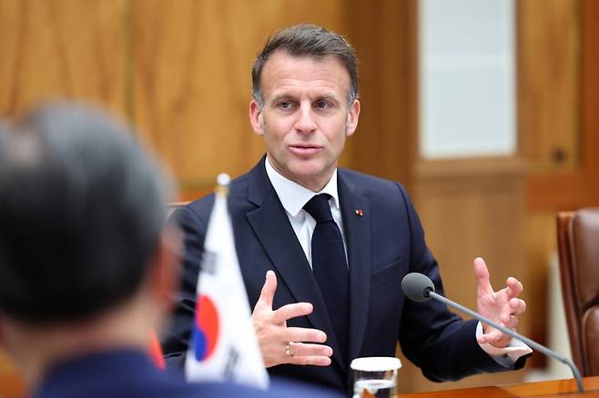 ▲ 에마뉘엘&nbsp;마크롱&nbsp;프랑스 대통령이 3일 청와대에서 열린 이재명 대통령과의 확대 정상회담에서 발언하고 있다 [연합뉴스]