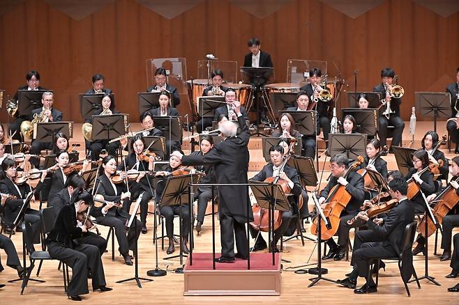 지난달 31일 서울 예술의전당에서 열린 KBS교향악단 정기연주회에서 지휘한 마렉 야노프스키. /사진출처. KBS교향악단.