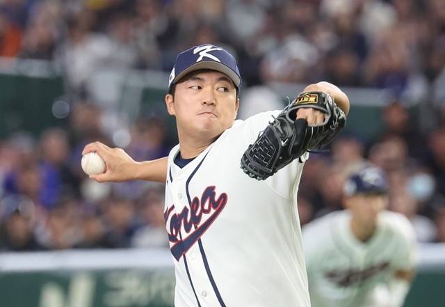 8일 일본 도쿄돔에서 열린 2026 월드베이스볼클래식(WBC) C조 조별리그 3차전 대한민국과 대만의 경기. 9회초 한국 고우석이 역투하고 있다. 사진=연합뉴스