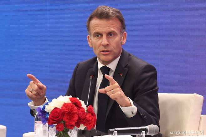 (서울=뉴스1) 청사사진기자단 = 에마뉘엘 마크롱 프랑스 대통령이 3일 서울 여의도동 FKI타워에서 열린 '제3차 한-프랑스 경제계 미래 대화'에서 발언을 하고 있다. 2026.4.3/뉴스1 Copyright (C) 뉴스1. All rights reserved. 무단 전재 및 재배포, AI학습 이용 금지. /사진=(서울=뉴스1) 청사사진기자단