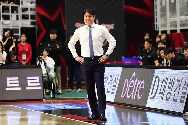 [서울=뉴시스] 프로농구 수원 KT의 문경은 감독. (사진=KBL 제공) 2026.04.03. photo@newsis.com *재판매 및 DB 금지
