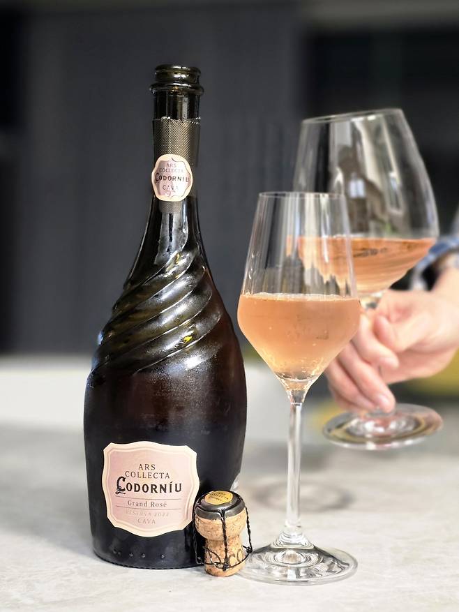 코도르뉴 아르스 콜렉타 그란 리제르바 로제. 최현태 기자