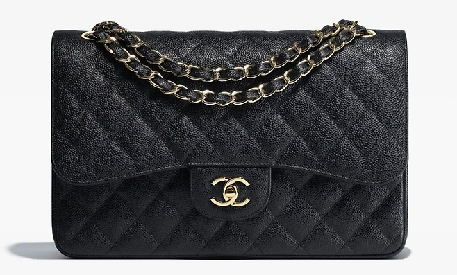 샤넬 인기상품인 클래식 플랩 백&nbsp;&copy;샤넬 공식 홈페이지