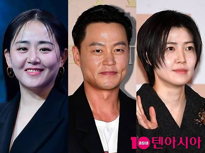 문근영, 이서진, 심은경 세 사람이 취재진 앞에서 포즈를 취하고 있다. / 사진=텐아시아 DB