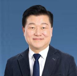 더불어민주당 신용한 충북지사 후보. /선거관리위원회 제공