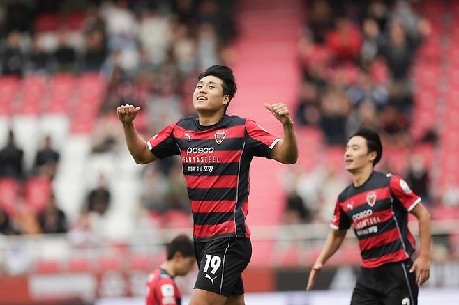 ▲ 4일 포항스틸야드에서 열린 포항-대전 간 하나은행 K리그1 7라운드 경기 전반 28분 페널티킥으로 선제골을 터뜨린 이호재가 환호하고 있다.