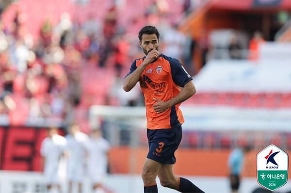 4일 오후 제주월드컵경기장에서 열린 제주SK와 부천FC의 경기에서 세레스틴이 골을 넣고 세레머니를 하고 있다 (사진=한국프로축구연맹)