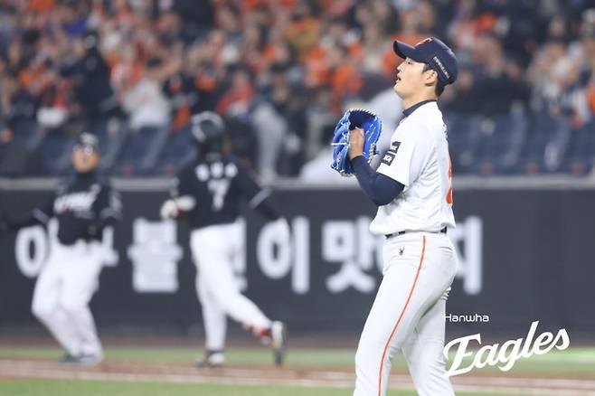 한화 강건우가 2일 대전 한화생명 볼파크에서 열린 2026 KBO리그 정규시즌 KT전에 등판해 경기에 임하고 있다. 사진 | 한화 이글스