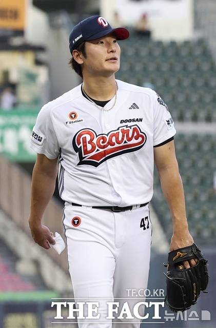 두산 베어스의 토종 에이스 곽빈이 제 컨디션을 못 찾고 있다. 곽빈이 부진하면서 두산은 시즌 초반 연패를 거듭하고 있다. /뉴시스