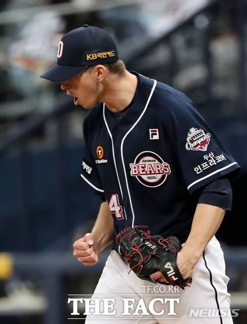 두산 베어스 1선발 크리스 플렉센은 단 한 경기 만에 부상으로 이탈했다. 두산은 최대 위기를 맞고 있다. /뉴시스