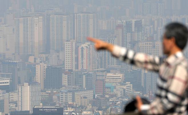 26일 서울 중구 남산에서 바라본 서울 시내 아파트 단지 모습. 2026.03.26. 서울=뉴시스