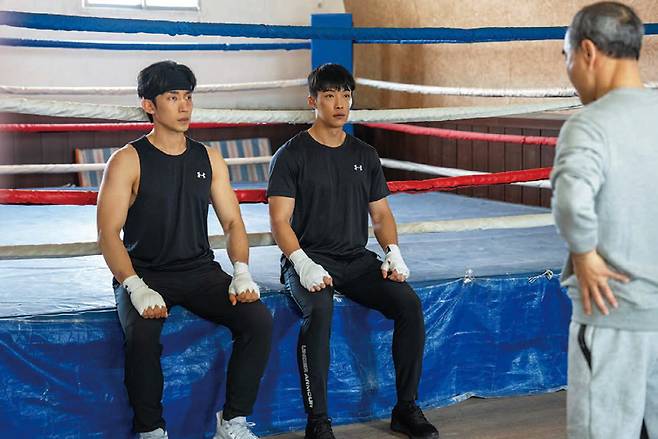 드라마 《사냥개들 시즌2》 스틸컷 ⓒ넷플릭스