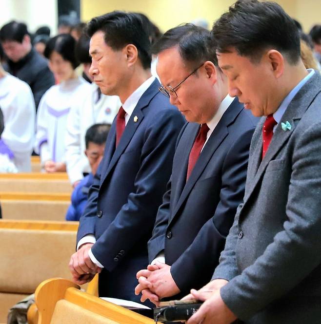 김재원 경북도지사 예비후보가 5일 부활절을 맞아 포항중앙교회에서 열린 부활절 예배에 참석했다. /김재원 예비후보 선거사무소 제공