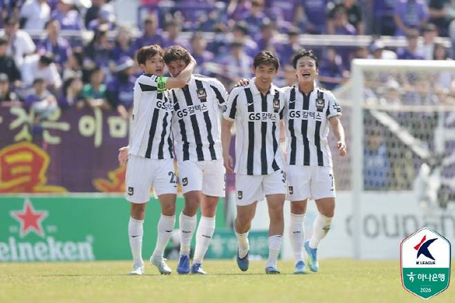 FC서울 선수들이 클리말라의 선제골 후 세리머니를 하고 있다. 사진=한국프로축구연맹