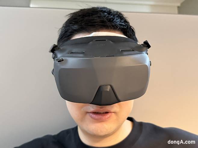 DJI 고글 N3 착용 모습.