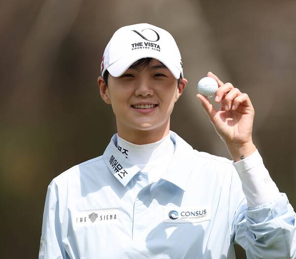 한국여자프로골프(KLPGA) 투어 2026시즌 '국내 개막전'인 신설 대회 더 시에나 오픈 3라운드에서 홀인원을 기록한 박성현 프로. 사진제공=KLPGA (사진을 무단으로 사용하지 마십시오.)