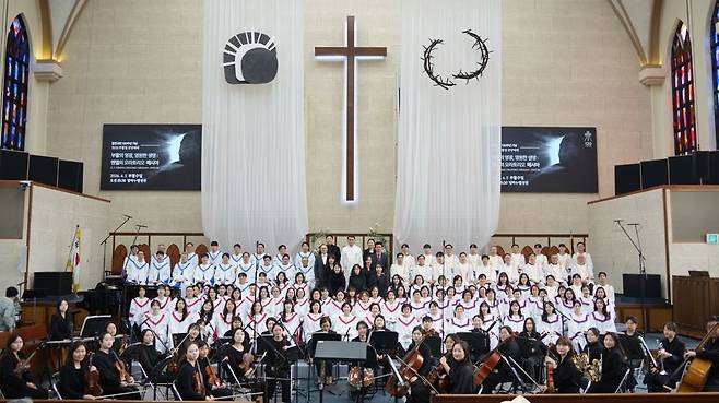 세 개 찬양대가 5일 서울 서대문구 창천교회에서 연합해 헨델의 오라토리오 메시아를 선보였다. 교회 제공