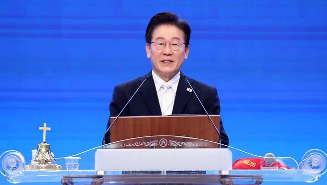 이재명 대통령이 5일 서울 여의도순복음교회에서 열린 2026 부활절 연합예배에서 축사를 하고 있다. 김지훈 기자