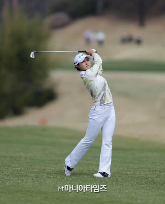 고지원의 아이언샷 모습. /손진현 기자