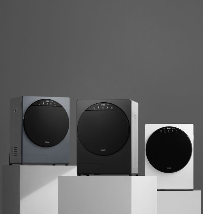 위닉스의 컴팩트 건조기. 2026년형 제품에는 쾌속모드, 수건모드 등 신규 기능이 추가됐다. <위닉스>