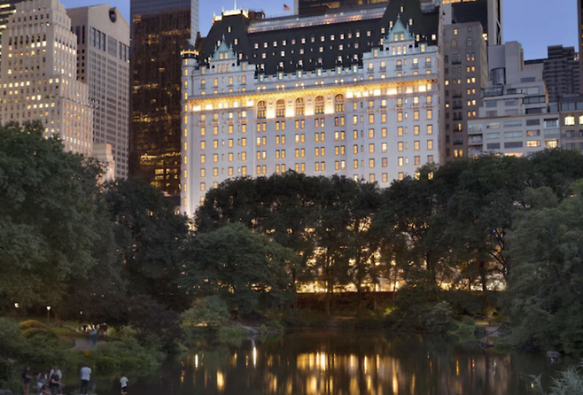 뉴욕의 랜드마크인 플라자호텔.