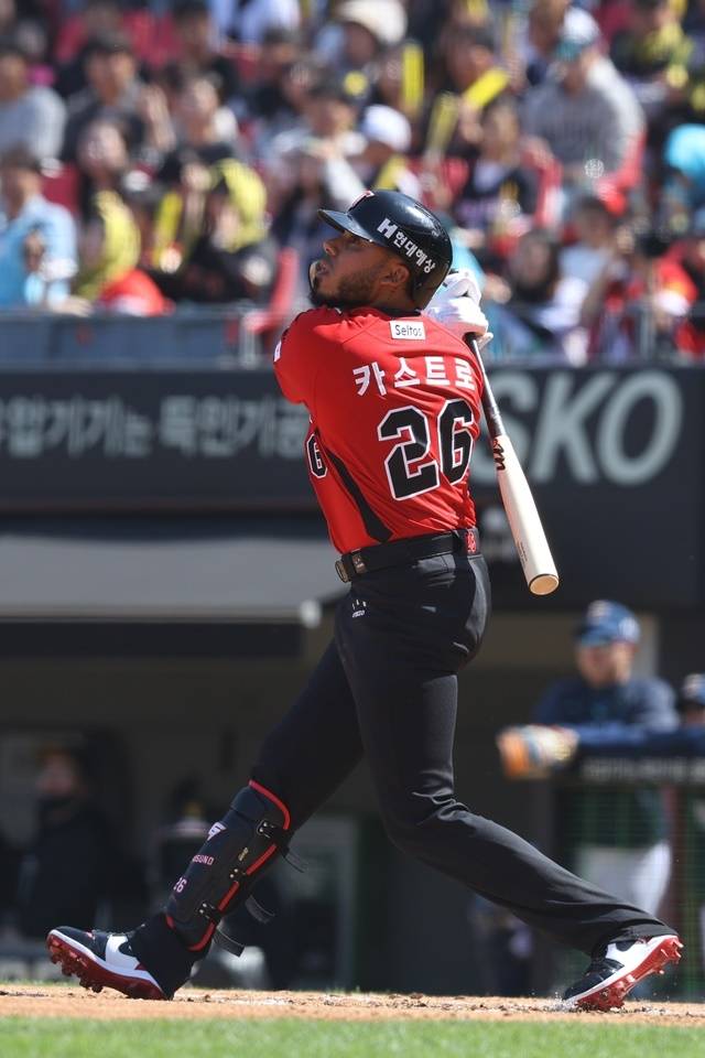 5일 NC전에서 쐐기 희생플라이를 쏘아올린 카스트로. 사진=KIA 제공