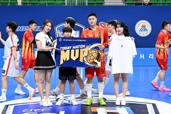 사진 경기 MVP 상무 피닉스 진유성