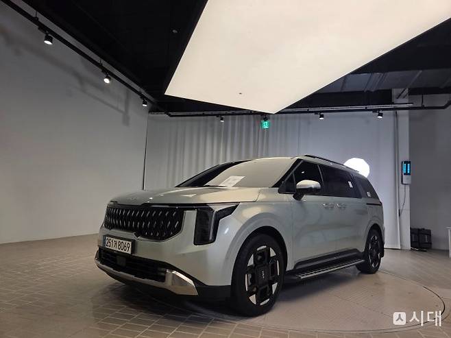 기아 인증중고차 매장에 마련된 '일대일 라이브 스튜디오'. /사진=최유빈 기자