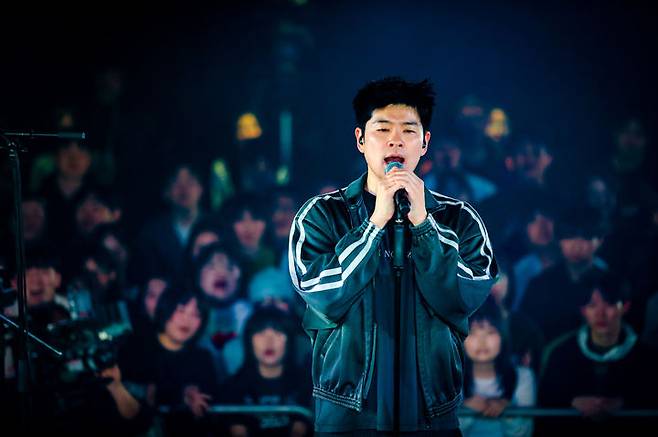 [서울=뉴시스] 3일 오후 서울 강서구 LG아트센터 서울 U+스테이지 홀에서 열린 EBS 스페이스 공감 '홈커밍데이'에서 장기하가 공연하는 모습. (사진 = EBS 제공) 2026.04.05 photo@newsis.com *재판매 및 DB 금지