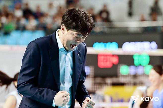 [서울=뉴시스]여자배구 GS칼텍스 이영택 감독. (사진=KOVO 제공)