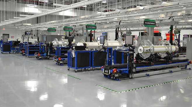 미국 레이시온의 생산시설에서 고체연료 로켓이 생산되고 있다. 세계일보 자료사진