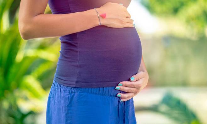 임신 중 산모의 비타민D 결핍은 아이 골격 발달 저하와 면역력 약화로 직결될 위험이 크다. 클립아트코리아