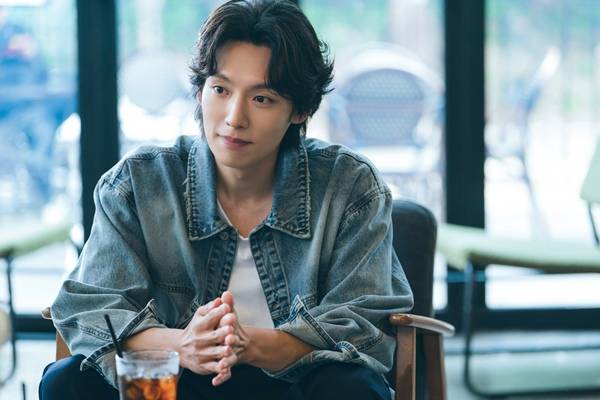 JTBC 토일드라마 '미혼남녀의 효율적 만남' 이기택 스틸컷. ⓒSLL