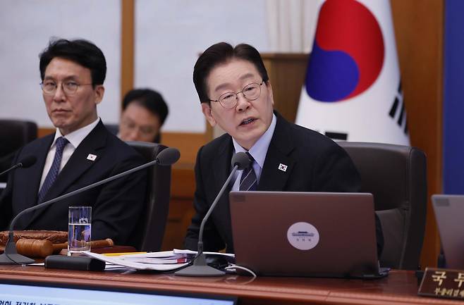 이재명 대통령이 6일 오전 청와대에서 열린 제14회 국무회의 겸 제4차 비상경제점검회의에서 발언하고 있다. 2026.04.6 청와대사진기자단