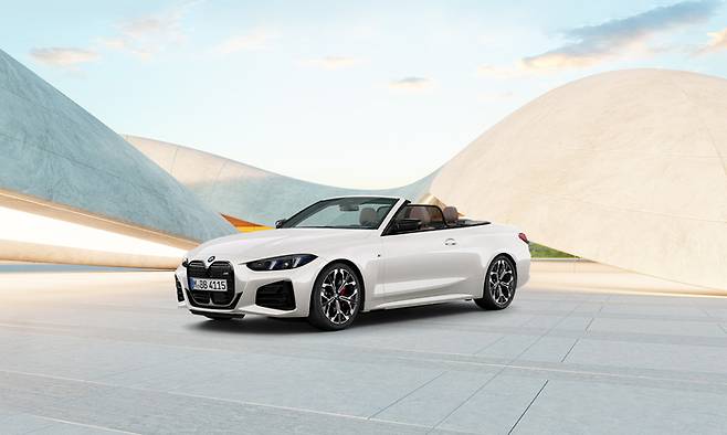 BMW M440i xDrive 컨버터블 프로 미네랄 화이트 에디션