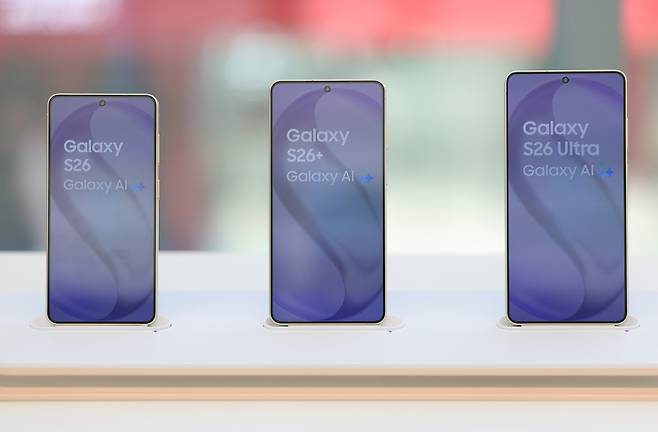 갤럭시 S26 시리즈. 왼쪽부터 일반, 플러스, 울트라. (사진=연합뉴스)