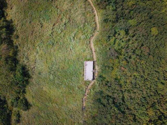 하늘에서 내려다본 해발 1,237m의 장안산. 이곳에서 매년 4월과 9월 트레일레이스 대회가 열려 수천 명이 참가하고 있다. 장수군 제공