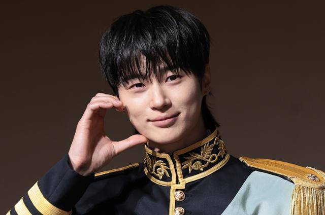 배우 변우석이 6일 오후 서울 강남구 조선팰리스 서울 강남에서 열린 MBC 새 금토드라마 ‘21세기 대군부인’(극본 유지원/연출 박준화) 제작발표회에 참석해 포즈를 취하고 있다. 뉴스1