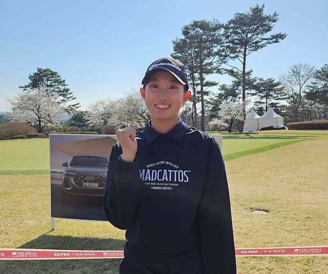 KLPGA 투어 국내 개막전인 더 시에나 오픈에서 돌풍을 일으킨 김서아. 목표는 30위권이었지만 공동 4위에 올랐다. 고봉준 기자