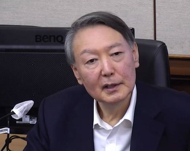 윤석열 전 대통령이 지난달 4일 서울고등법원에서 열린 특수공무집행방해 등 혐의 2심 공판에 출석해 발언하고 있다. 뉴스1