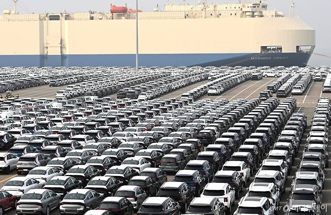 지난 3일 경기 평택시 포승읍 평택항 자동차 전용부두에 수출용 차량이 세워져 있다. /사진=뉴시스