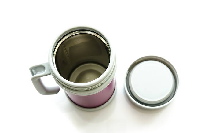 텀블러의 뚜껑 고무마개는 세균이 가장 잘 번식하는 공간이다. [게티이미지뱅크]