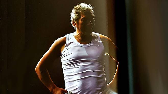 가장 화려한 조명 아래서 가장 지독한 고독을 즐겨야 했던 거인. 스타라는 별의 숙명은 외로움 그 자체였다.&nbsp;세계일보 자료사진