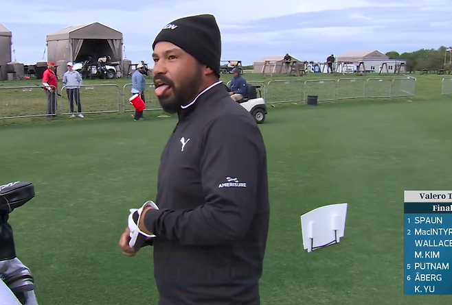 스펀이 우승을 확정한 뒤 여유로운 표정을 보이고 있다. PGA 투어