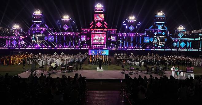 진해군항제의 백미인 '군악의장 페스티벌' 장면 ⓒ창원시 제공