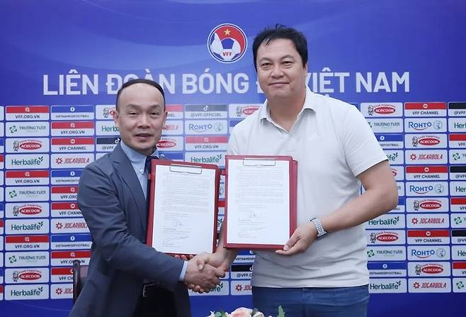 이운재 베트남 축구대표팀 골키퍼 코치과 6일 계약을 연장했다. 디제이매니지먼트 제공