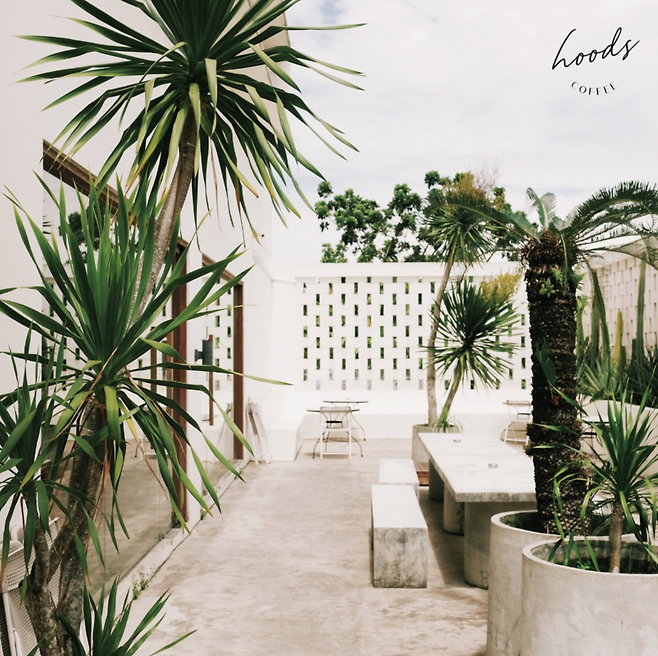 후즈 커피 입구와 내부. 사진제공|바탐관광청(Batam Tourism) /@hoodscoffe