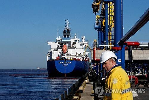 우스트루가 석유터미널  [로이터 연합뉴스 자료사진. 재판매 및 DB 금지]